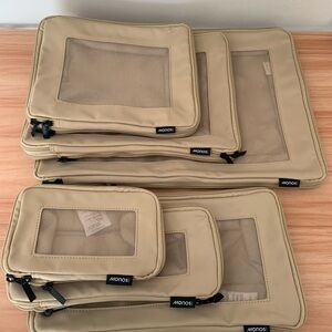 Monos Compressible Packing Cubes